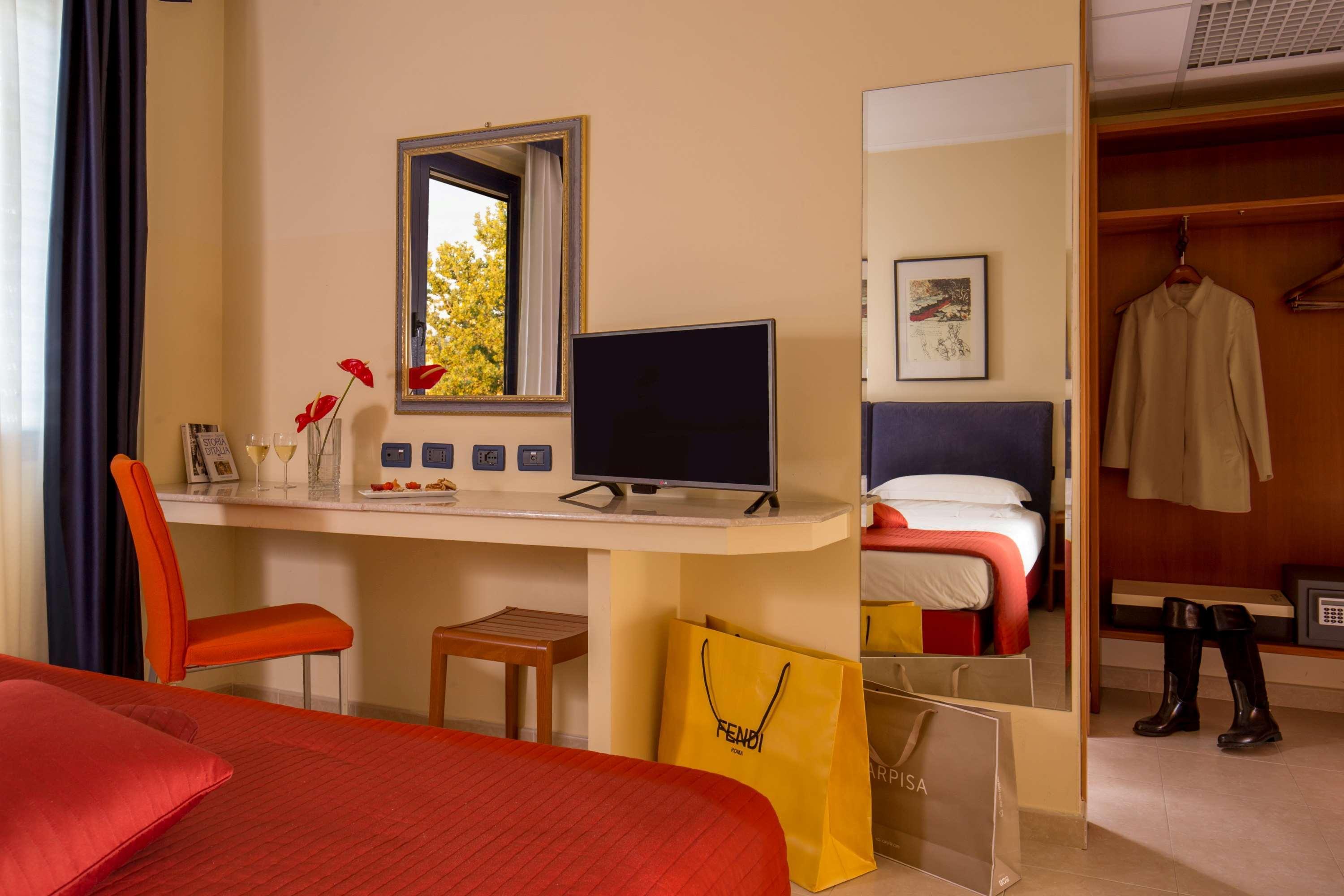 Western Blu Roma